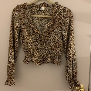 H&M DIVIDED Animal print Ruffle V- Neck Blouse
